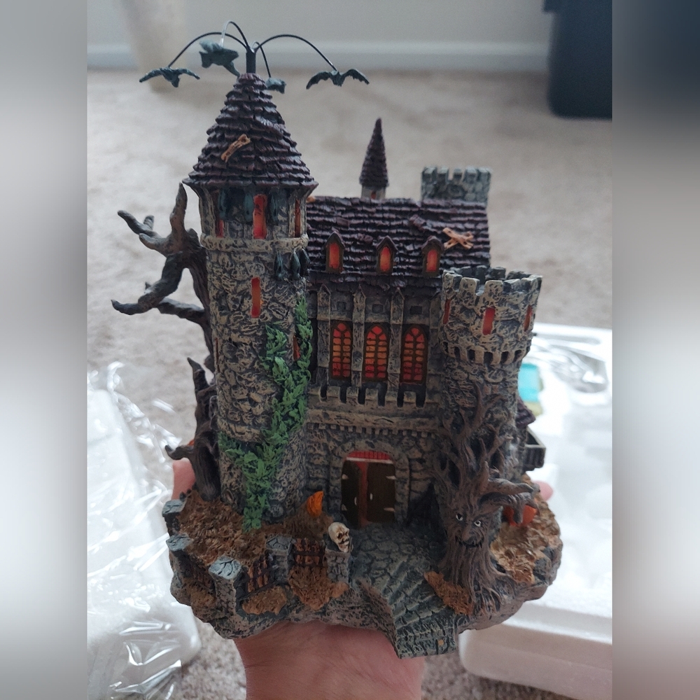 Universal Studios Halloween Village "Draculas Castle" COA Included